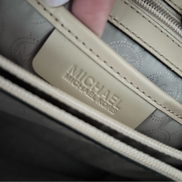 Micheal Kors Pristine!!!! Jet Set Large Signature Travel Brown Tote Handbag - Picture 7 of 10